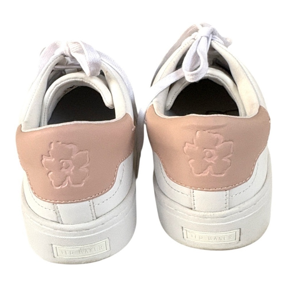 EUC Ted Baker Leather Tarliah
Magnolia Flower Sneakers White Pink Size 11 - Picture 6 of 10